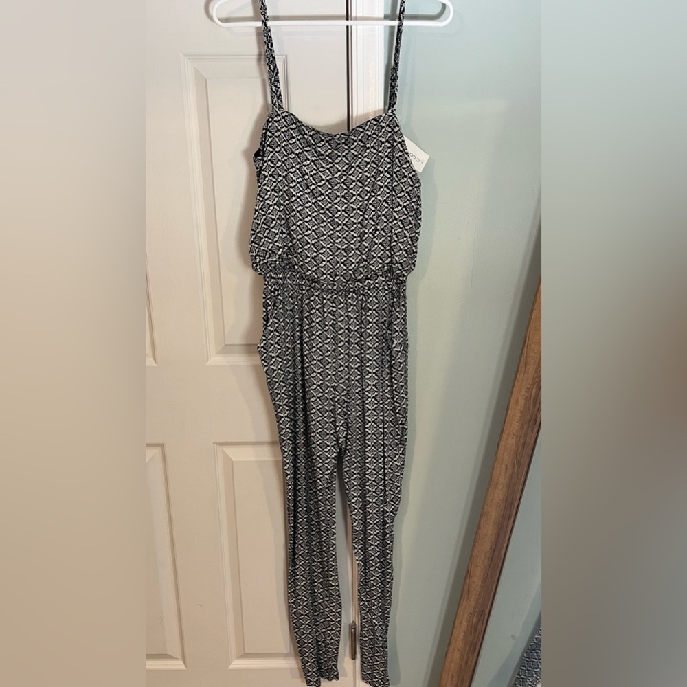 Black and white Jumper. With tags